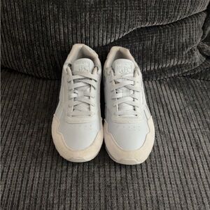 Reebok Women's Sneakers - Light Gray and Cream